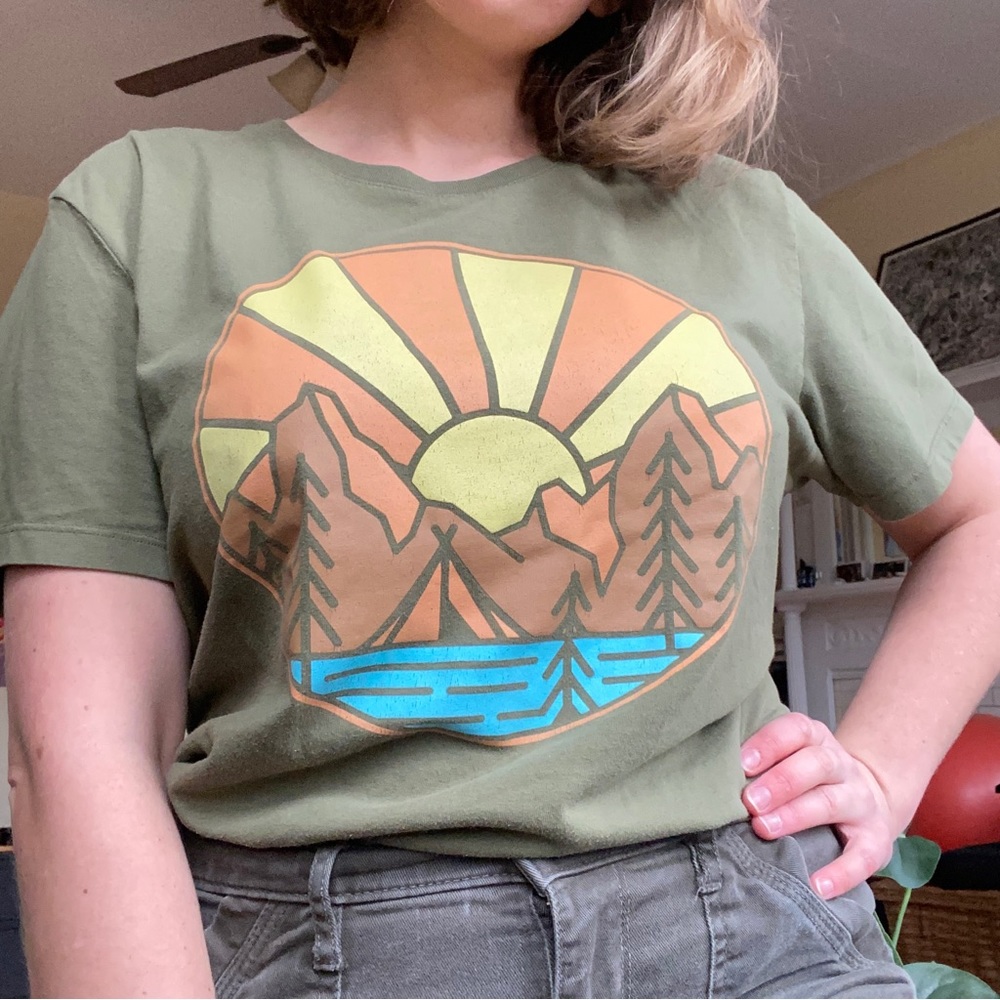 Good fellow Mountain Tee Shirt